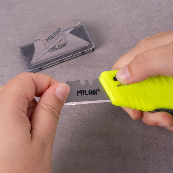 Milan_Blister 10 Metal Blades Cutter Compact 1 Pcs.